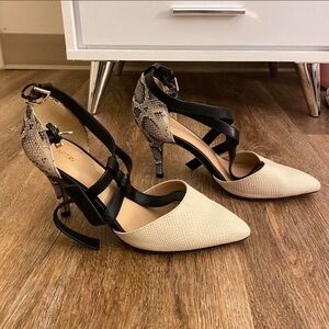Apt. 9 Black and Cream Snakeskin Heels